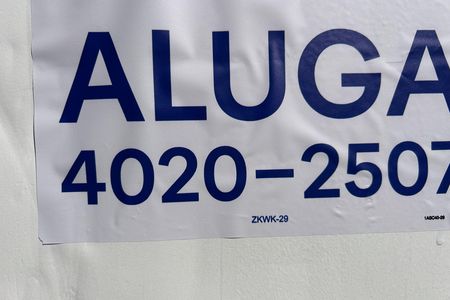 Placa 07/07 ZKWK-29 de apartamento para alugar com 1 quarto, 15m² em Córrego Grande, Florianópolis
