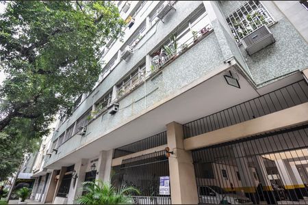 Apartamento à venda com 90m², 3 quartos e 1 vaga Apartamento à venda com 90m², 3 quartos e 1 vagaFachada