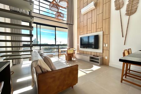 Sala  de apartamento para alugar com 1 quarto, 57m² em Barra da Lagoa, Florianópolis