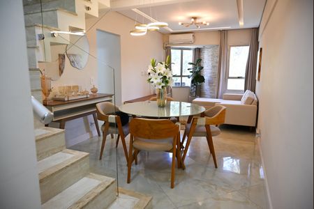 Apartamento à venda com 220m², 4 quartos e 2 vagassala jantar