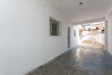 Garagem  de casa para alugar com 2 quartos, 120m² em Jardim Moreno, São Paulo
