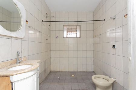 Banheiro  de casa para alugar com 2 quartos, 120m² em Jardim Moreno, São Paulo
