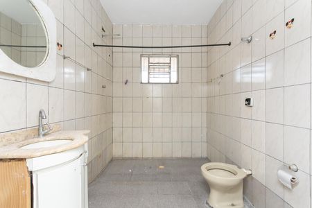 Banheiro  de casa para alugar com 2 quartos, 120m² em Jardim Moreno, São Paulo