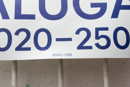 Placa de casa para alugar com 2 quartos, 120m² em Jardim Moreno, São Paulo