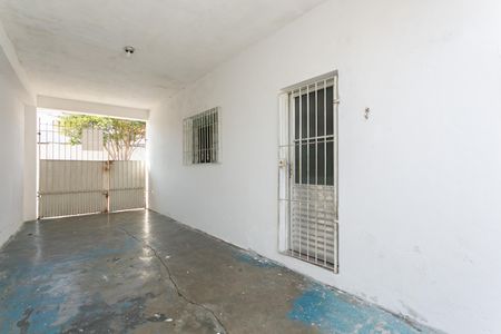 Garagem  de casa para alugar com 2 quartos, 120m² em Jardim Moreno, São Paulo