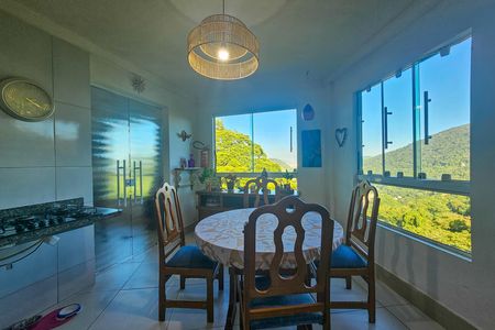 Casa de condomínio para alugar com 247m², 3 quartos e 3 vagas