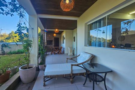 Casa de condomínio para alugar com 247m², 3 quartos e 3 vagas