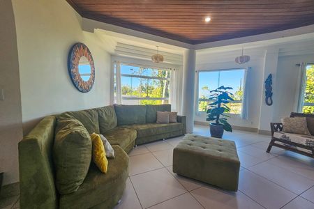 Casa de condomínio para alugar com 247m², 3 quartos e 3 vagas