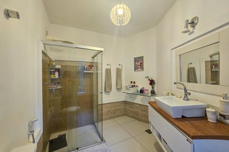 Casa de condomínio para alugar com 247m², 3 quartos e 3 vagas
