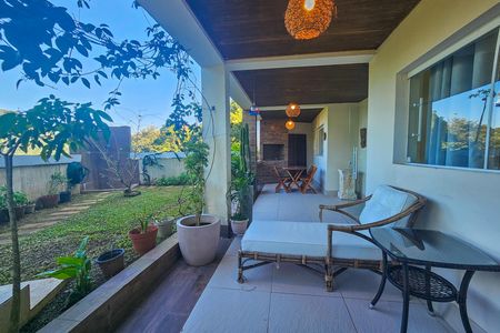 Casa de condomínio para alugar com 247m², 3 quartos e 3 vagas