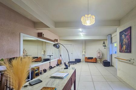 Casa de condomínio para alugar com 247m², 3 quartos e 3 vagas