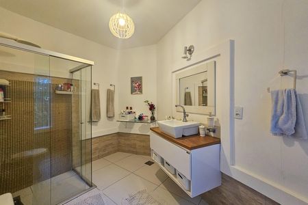 Casa de condomínio para alugar com 247m², 3 quartos e 3 vagas