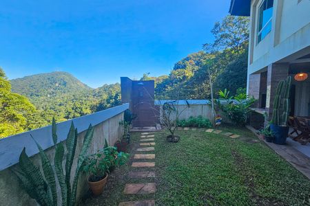 Casa de condomínio para alugar com 247m², 3 quartos e 3 vagas