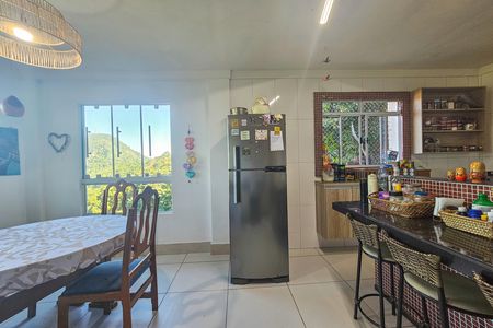 Casa de condomínio para alugar com 247m², 3 quartos e 3 vagas
