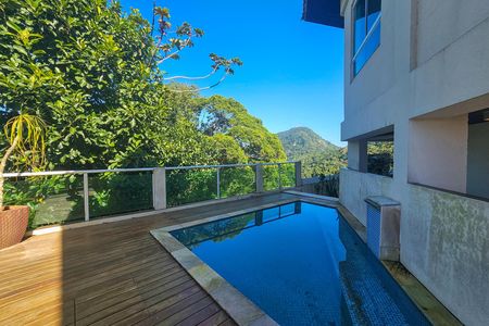 Casa de condomínio para alugar com 247m², 3 quartos e 3 vagas
