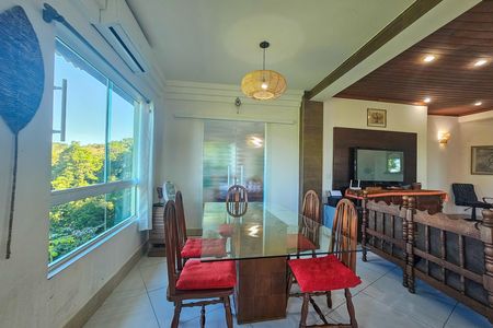 Casa de condomínio para alugar com 247m², 3 quartos e 3 vagas