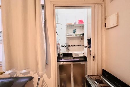 Cozinha de apartamento para alugar com 1 quarto, 30m² em Copacabana, Rio de Janeiro