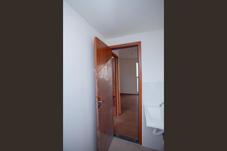 Apartamento à venda com 42m², 2 quartos e 1 vaga Apartamento à venda com 42m², 2 quartos e 1 vagaBanheiro Social