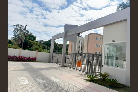 Fachada de apartamento para alugar com 2 quartos, 42m² em Praia, Contagem