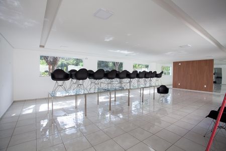 Apartamento à venda com 42m², 2 quartos e 1 vaga Apartamento à venda com 42m², 2 quartos e 1 vagaÁrea comum - Salão de festas