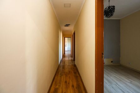 Corredor de casa à venda com 3 quartos, 108m² em Vila Pirajussara, São Paulo