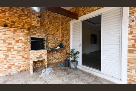Casa à venda com 3 quartos, 108m² em Vila Pirajussara, São Paulo