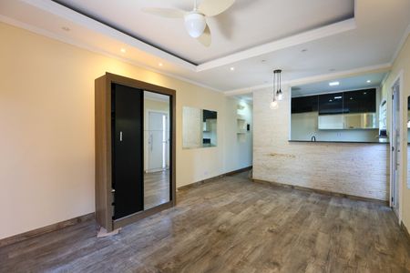 Sala de casa à venda com 3 quartos, 108m² em Vila Pirajussara, São Paulo