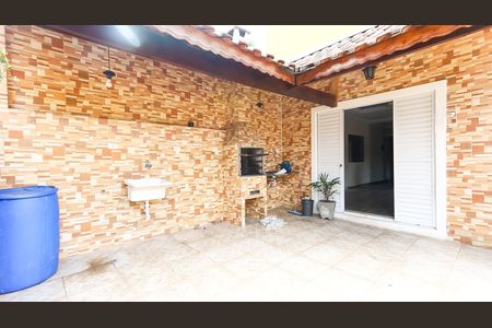 Casa à venda com 3 quartos, 108m² em Vila Pirajussara, São Paulo