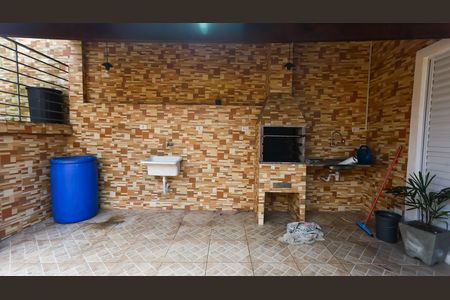 Casa à venda com 108m², 3 quartos e 2 vagas