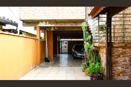 Casa à venda com 108m², 3 quartos e 2 vagas