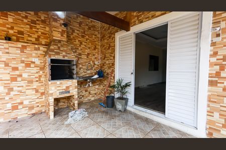 Casa à venda com 108m², 3 quartos e 2 vagas