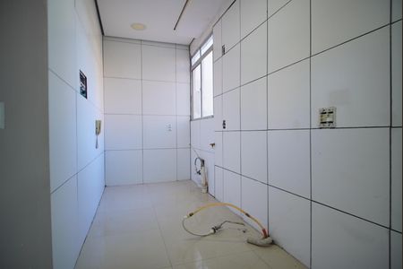 Cozinha de apartamento à venda com 2 quartos, 42m² em Mário Quintana, Porto Alegre