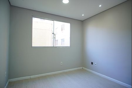 Sala de apartamento à venda com 2 quartos, 42m² em Mário Quintana, Porto Alegre