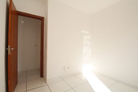 Quarto 2 de apartamento para alugar com 2 quartos, 54m² em Jardim Ampliação, São Paulo