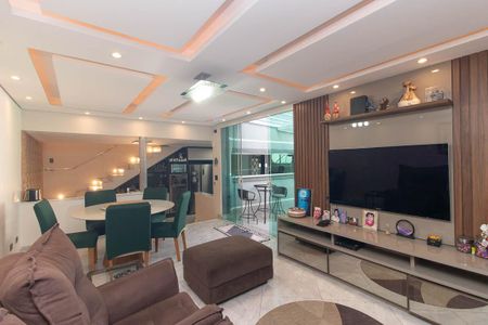 Sala de TV de casa à venda com 4 quartos, 300m² em Vila Nova Mazzei, São Paulo