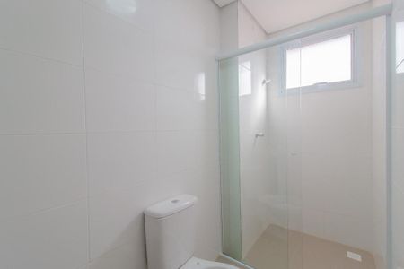 Banheiro suíte de apartamento para alugar com 3 quartos, 78m² em Vila Bocaina, Mauá