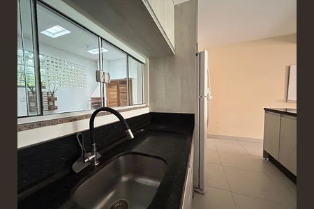 Casa para alugar com 138m², 3 quartos e 1 vaga Casa para alugar com 138m², 3 quartos e 1 vagaCozinha