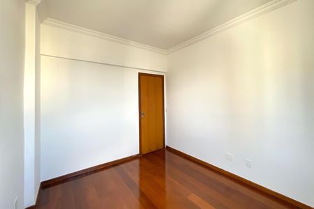 Apartamento para alugar com 120m², 3 quartos e 2 vagasQuarto 2