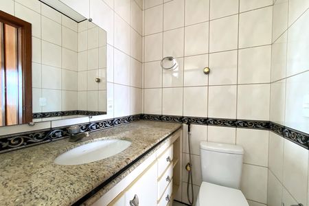 Banheiro da Suíte  de apartamento para alugar com 3 quartos, 120m² em Buritis, Belo Horizonte