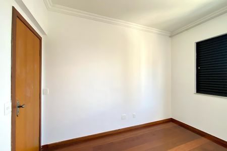 Apartamento para alugar com 120m², 3 quartos e 2 vagasQuarto 2