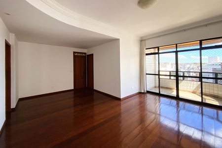 Apartamento para alugar com 3 quartos, 120m² em Buritis, Belo Horizonte