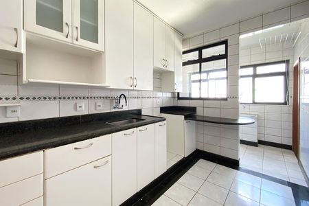 Apartamento para alugar com 120m², 3 quartos e 2 vagasCozinha