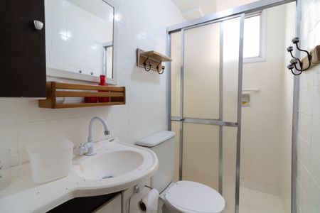 Banheiro de apartamento para alugar com 2 quartos, 52m² em Vila Polopoli, São Paulo