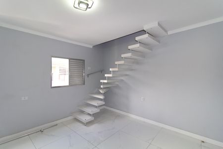 Sala de casa para alugar com 3 quartos, 82m² em Fazenda da Juta, São Paulo