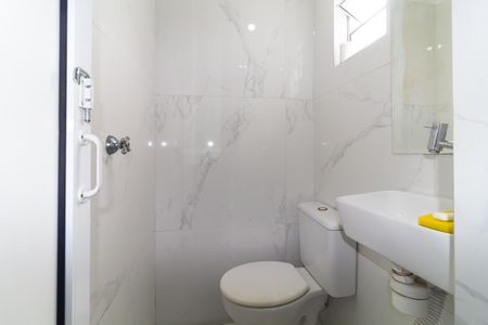 Lavabo de casa para alugar com 3 quartos, 82m² em Fazenda da Juta, São Paulo