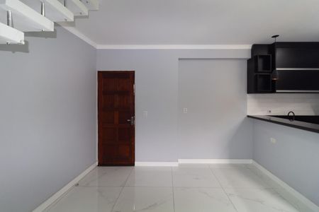 Sala de casa para alugar com 3 quartos, 82m² em Fazenda da Juta, São Paulo