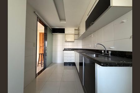 Cozinha de apartamento para alugar com 2 quartos, 70m² em Barra da Tijuca, Rio de Janeiro