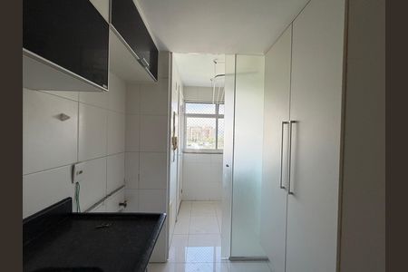 Área de serviço de apartamento para alugar com 2 quartos, 70m² em Barra da Tijuca, Rio de Janeiro