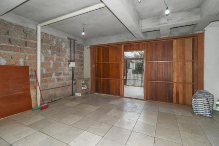 Garagem de casa à venda com 4 quartos, 218m² em Costa E Silva, Porto Alegre