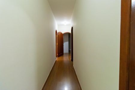 Casa de condomínio para alugar com 160m², 3 quartos e 6 vagas Casa de condomínio para alugar com 160m², 3 quartos e 6 vagasCorredor